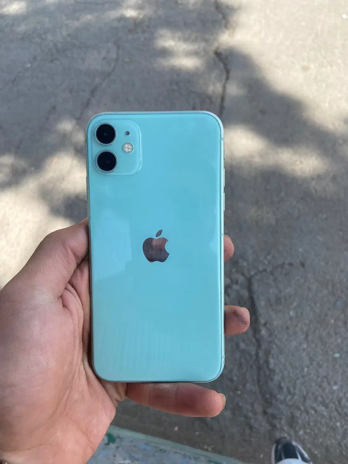 iPhone 11سلامت|موبایل|کرج, مصباح|دیوار