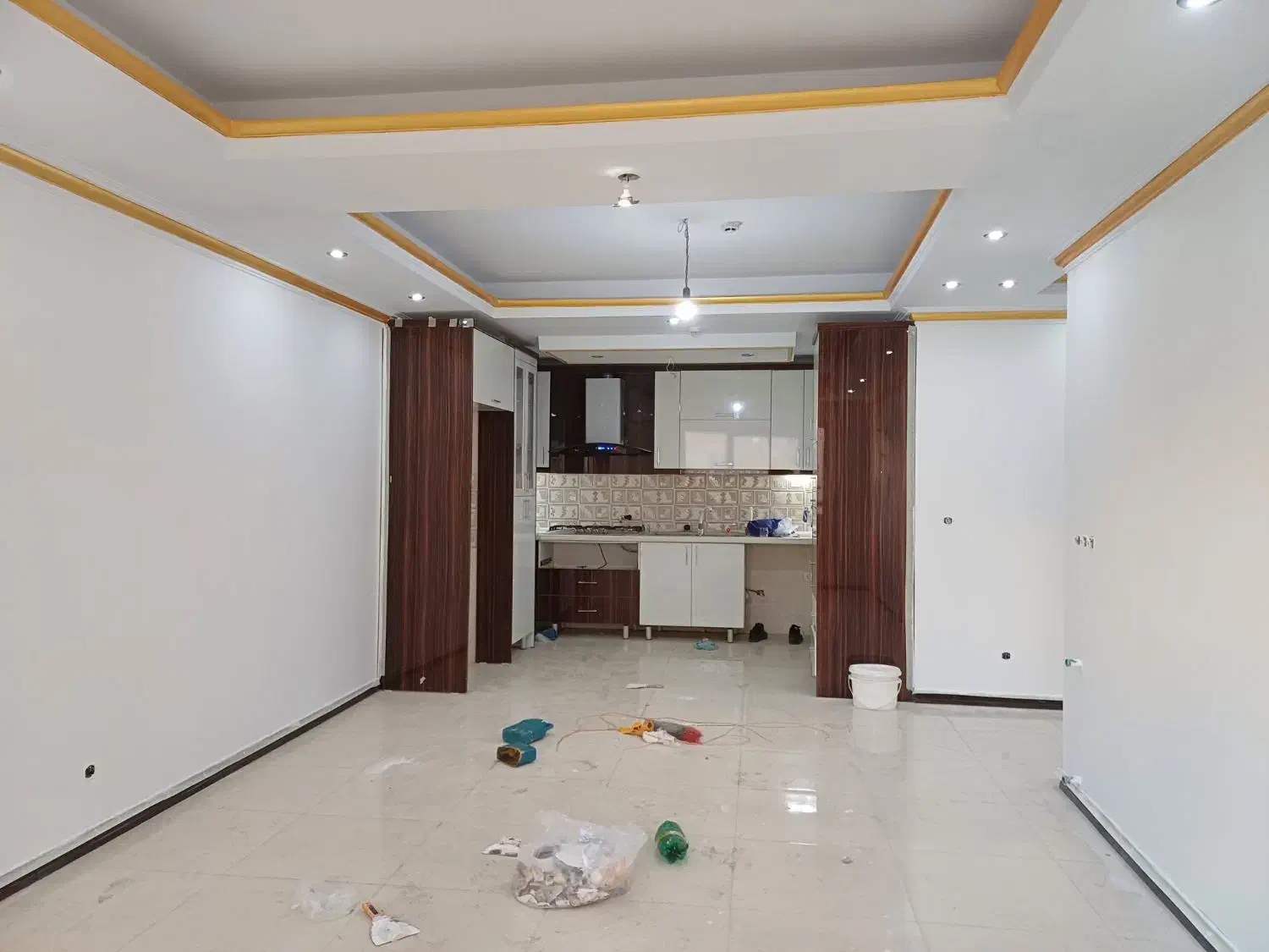 نقاشی رنگ کار خرده کاری رنگ آمیزی|خدمات پیشه و مهارت|تهران, شهرک ولیعصر شمالی|دیوار