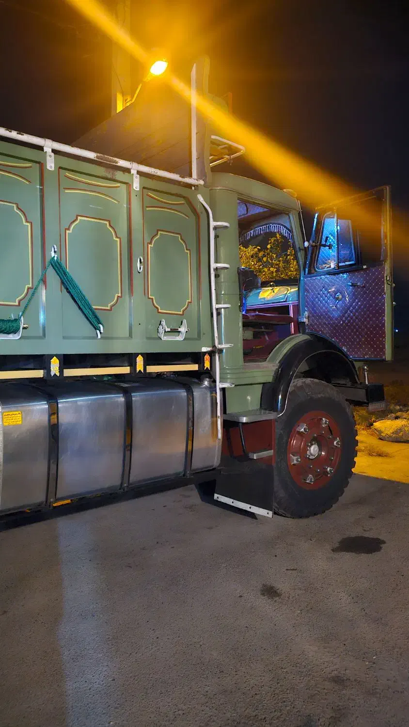 تک 52 عروسک بدون رکن|خودرو سنگین|ارسنجان, |دیوار