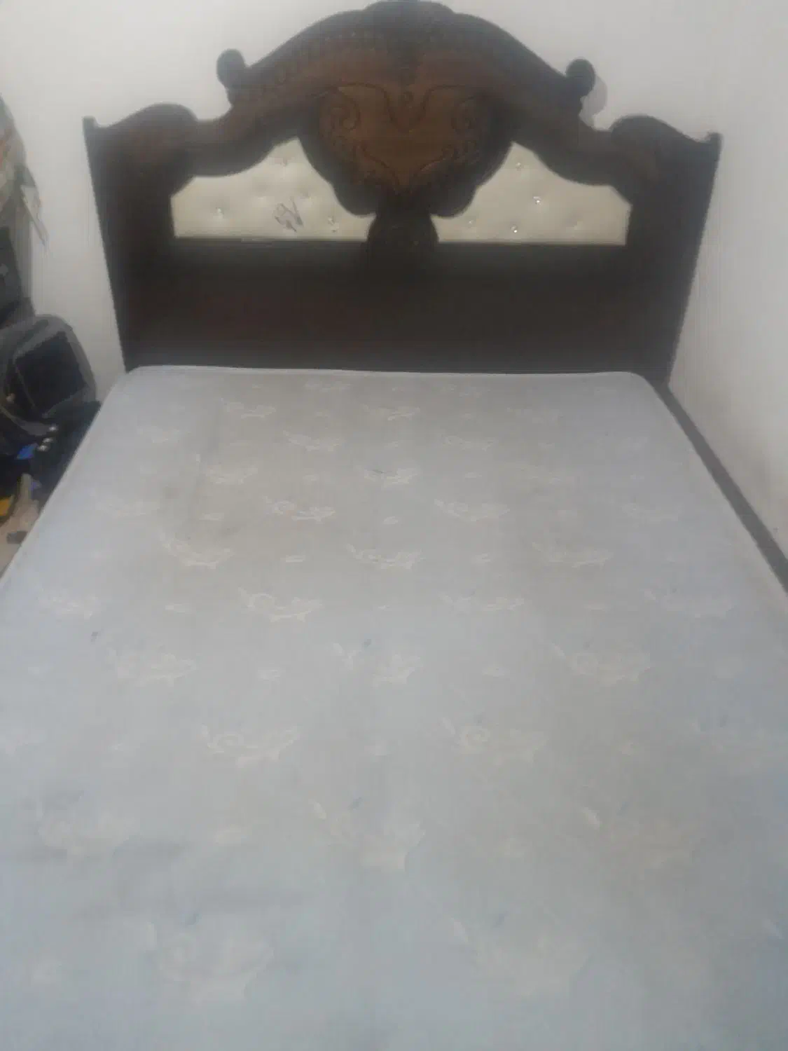 تخت خواب.با تشک سالم.|تخت و سرویس خواب|پاکدشت, پاکدشت (مامازند)|دیوار