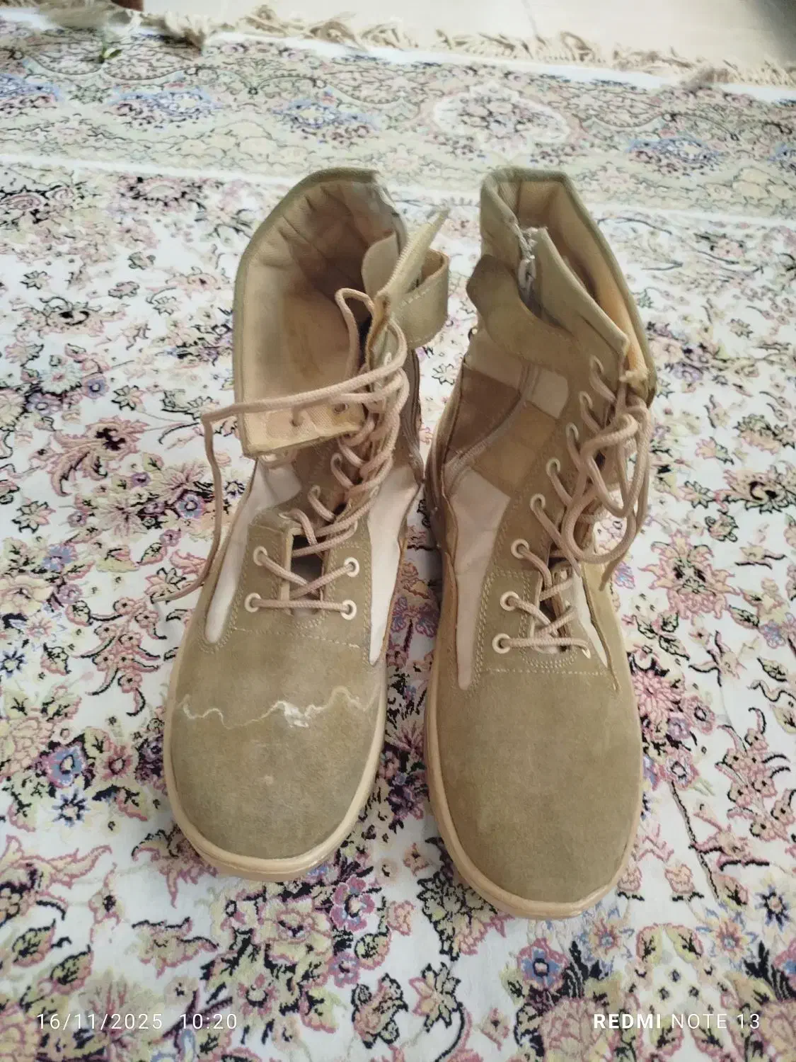 پوتین|کیف، کفش، کمربند|گرگان, |دیوار