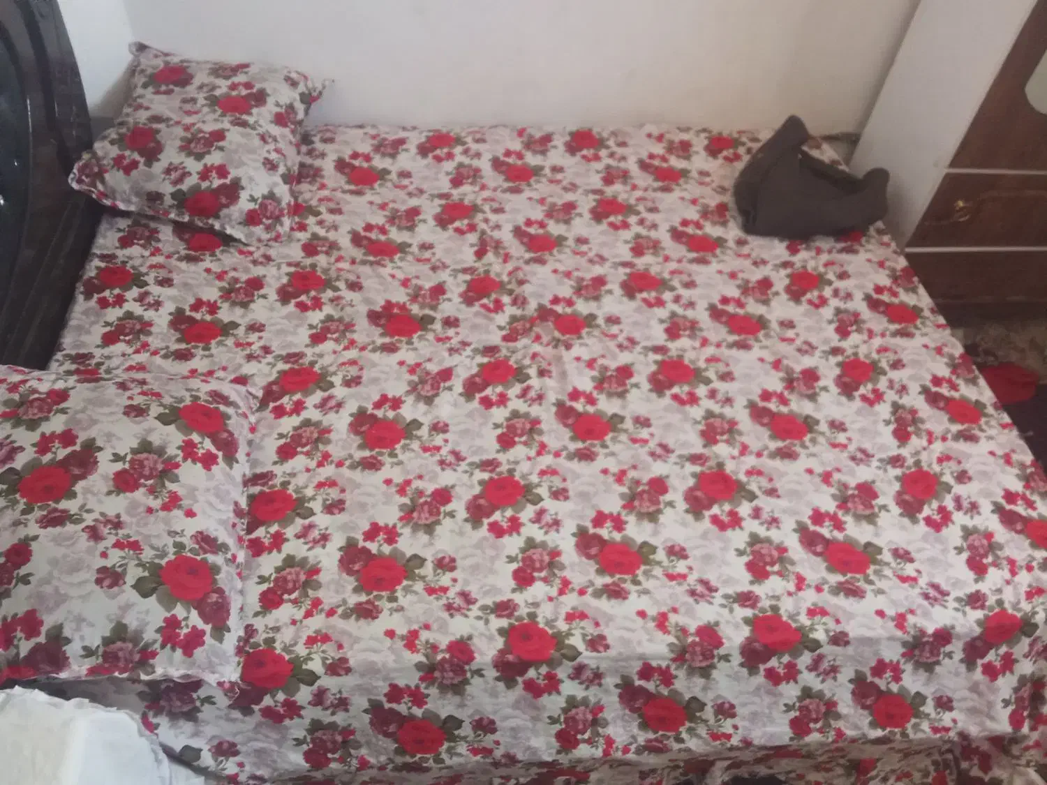 تخت خواب|تخت و سرویس خواب|شیروان (خراسان), |دیوار