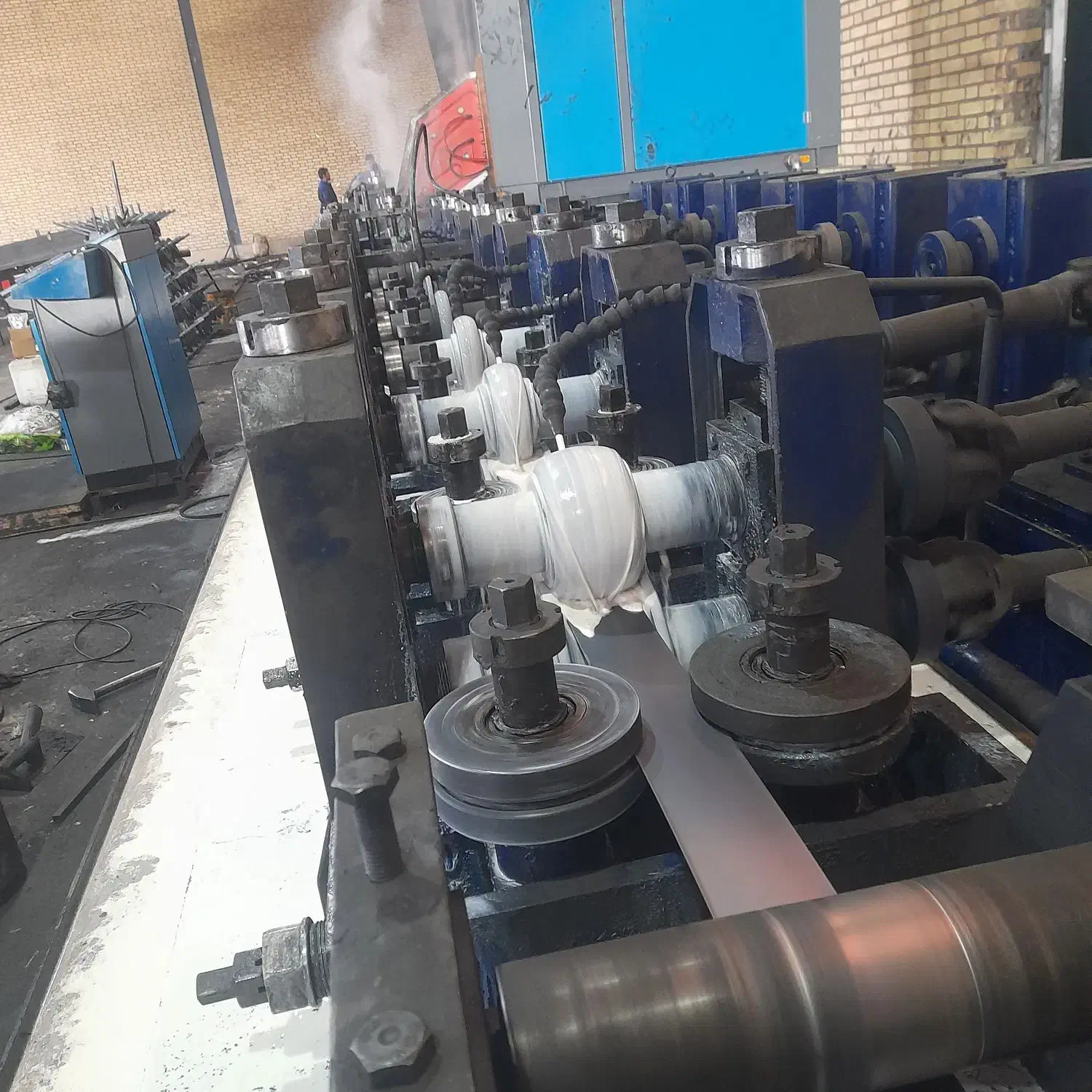 استخدام فوری جوشکار وساده|استخدام اداری و مدیریت|اردبیل, |دیوار