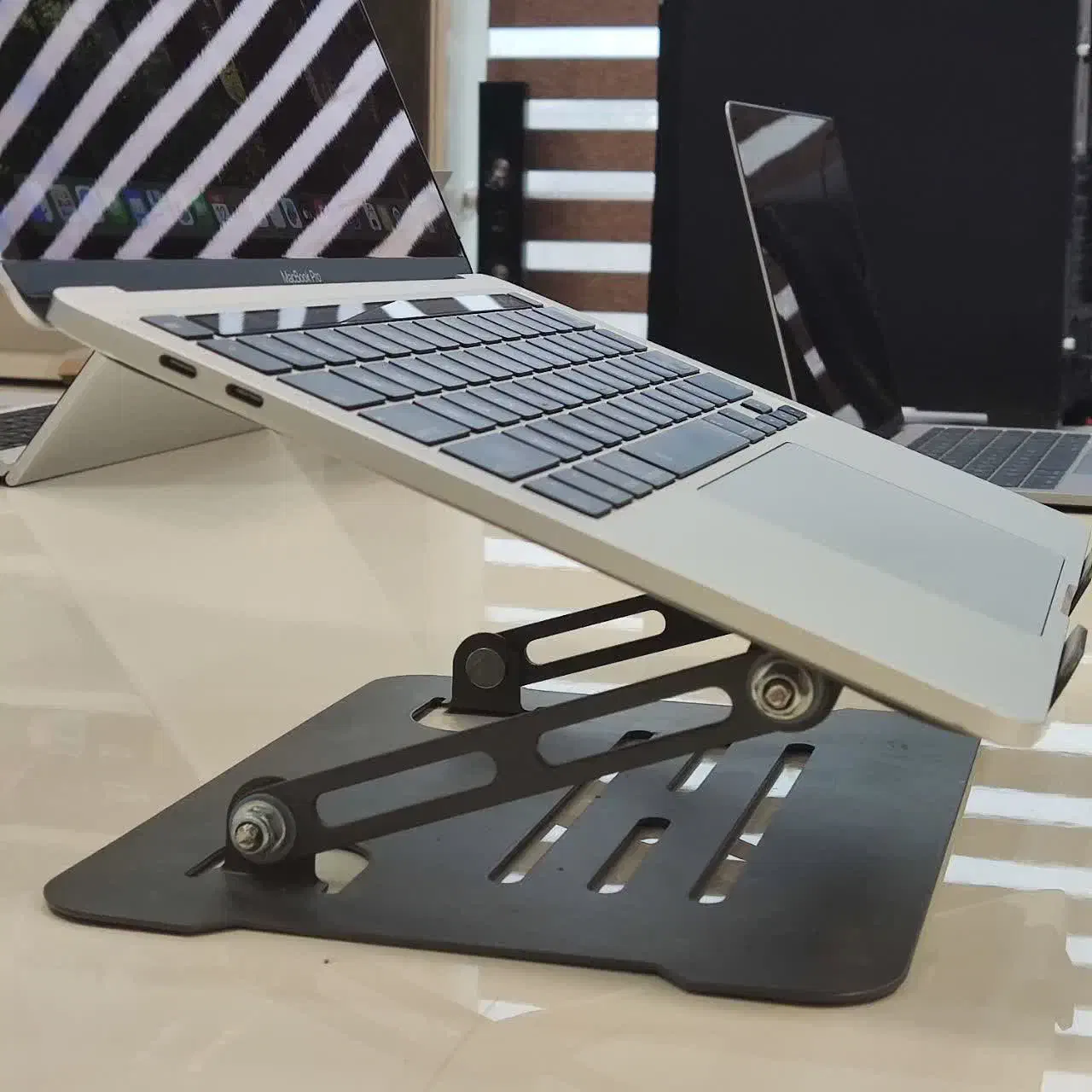 macbook pro M1 / 8 / 256|رایانه همراه|قم, صفائیه|دیوار