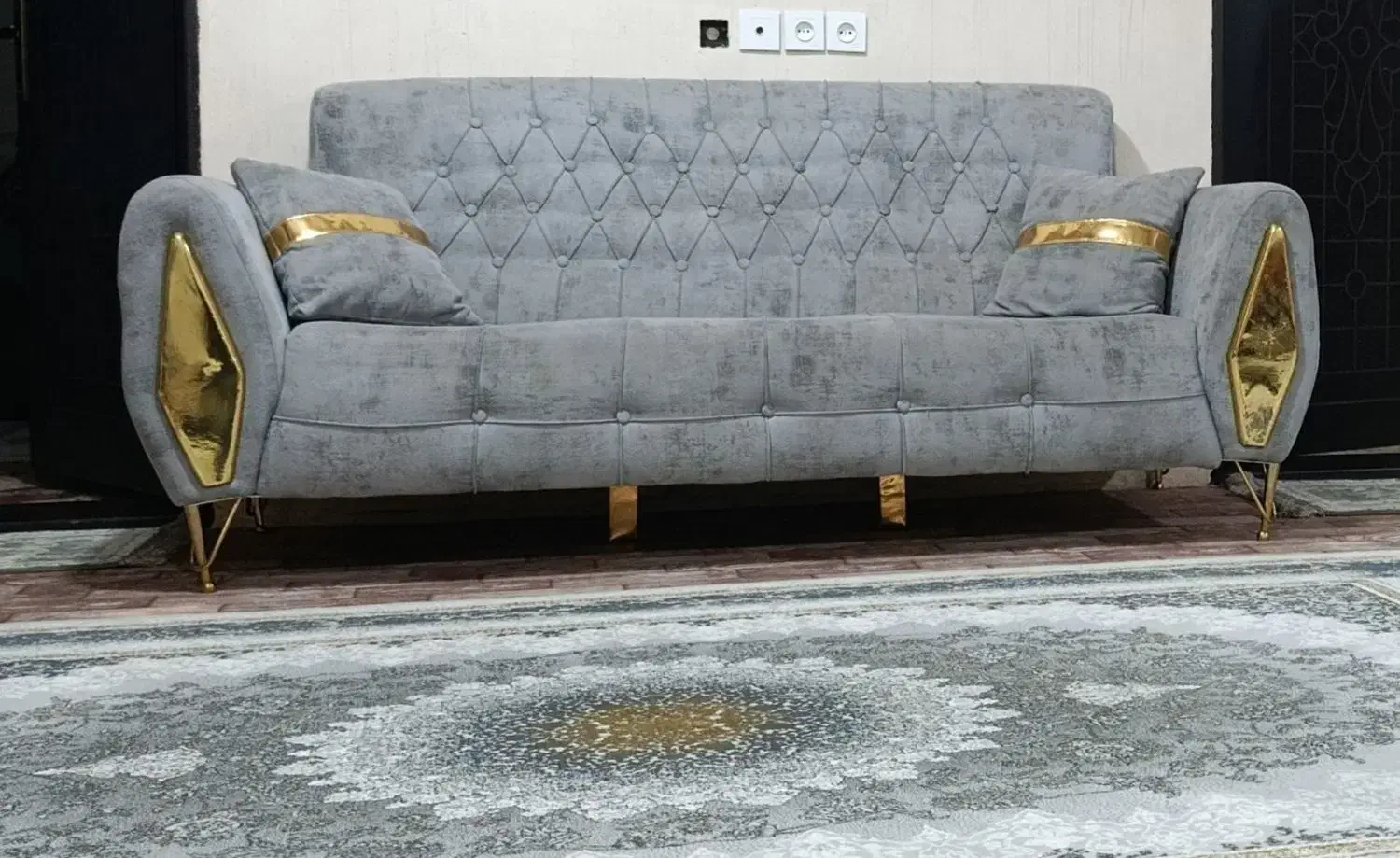 مبل|مبلمان خانگی و میز عسلی|شوط, |دیوار