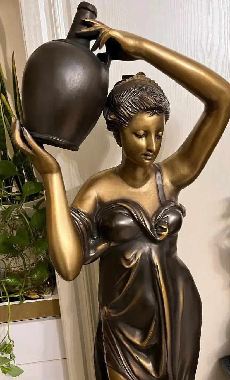 مجسمه بسیار زیبای بانو|مجسمه، تندیس، ماکت|کرمانشاه, |دیوار