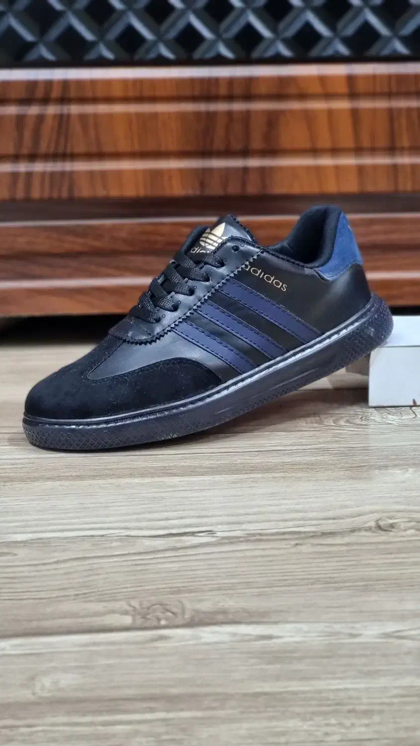 کامپوس میانه.عمده.|کیف، کفش، کمربند|کرمان, |دیوار