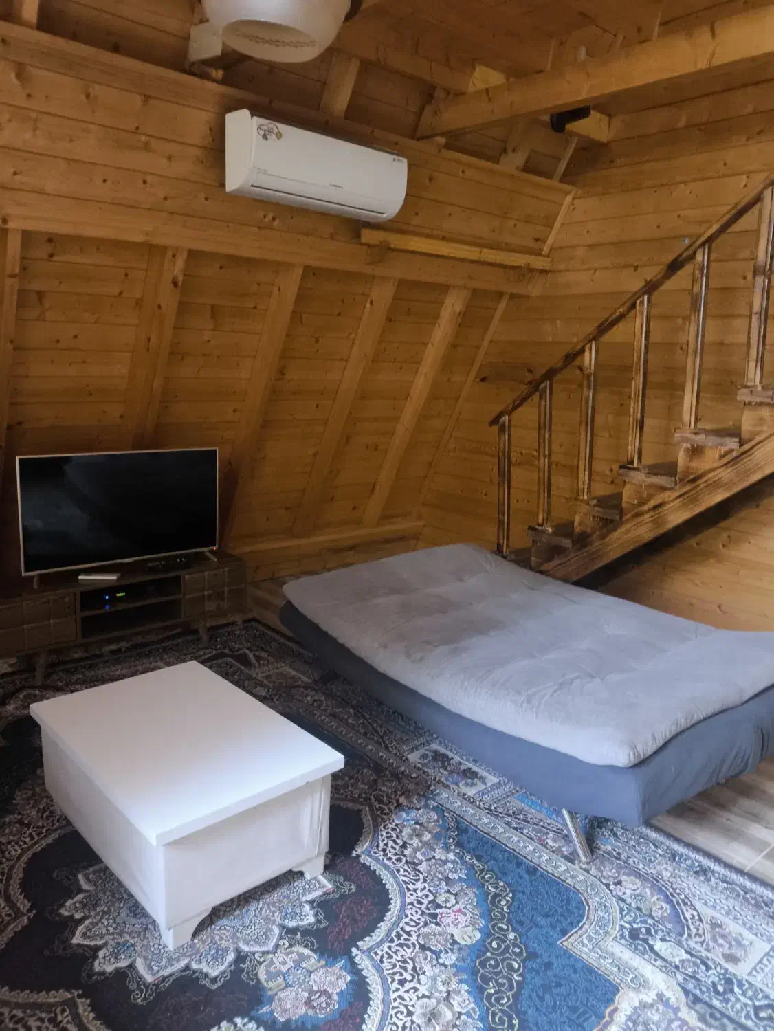 کلبه سوییسی شهرک رویا استخردار سانسی|اجارهٔ کوتاهمدت ویلا و باغ|نشتارود, |دیوار