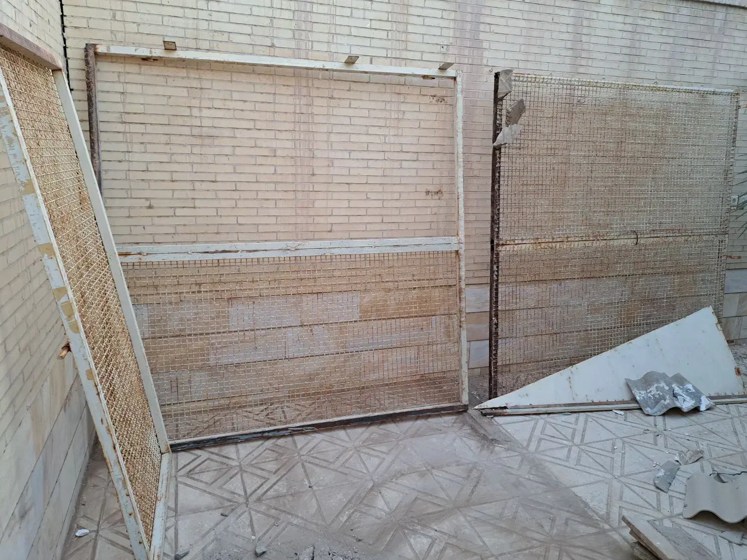 قفس با شیروانی|لوازم جانبی حیوانات|میبد, |دیوار