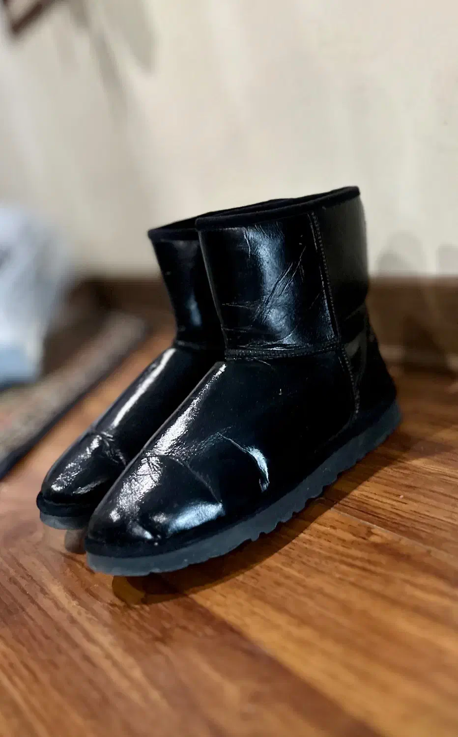 نیم بوت مشکی از برند آگ (UGG)|کیف، کفش، کمربند|کرج, گوهردشت|دیوار