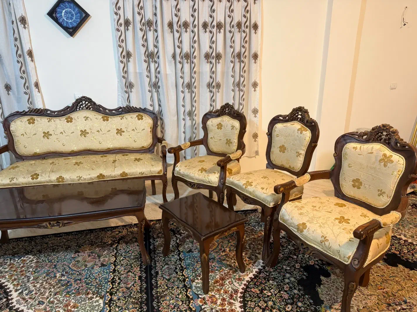 مبل ۹ نفره و سه عدد میز|مبلمان خانگی و میز عسلی|نوشهر, |دیوار