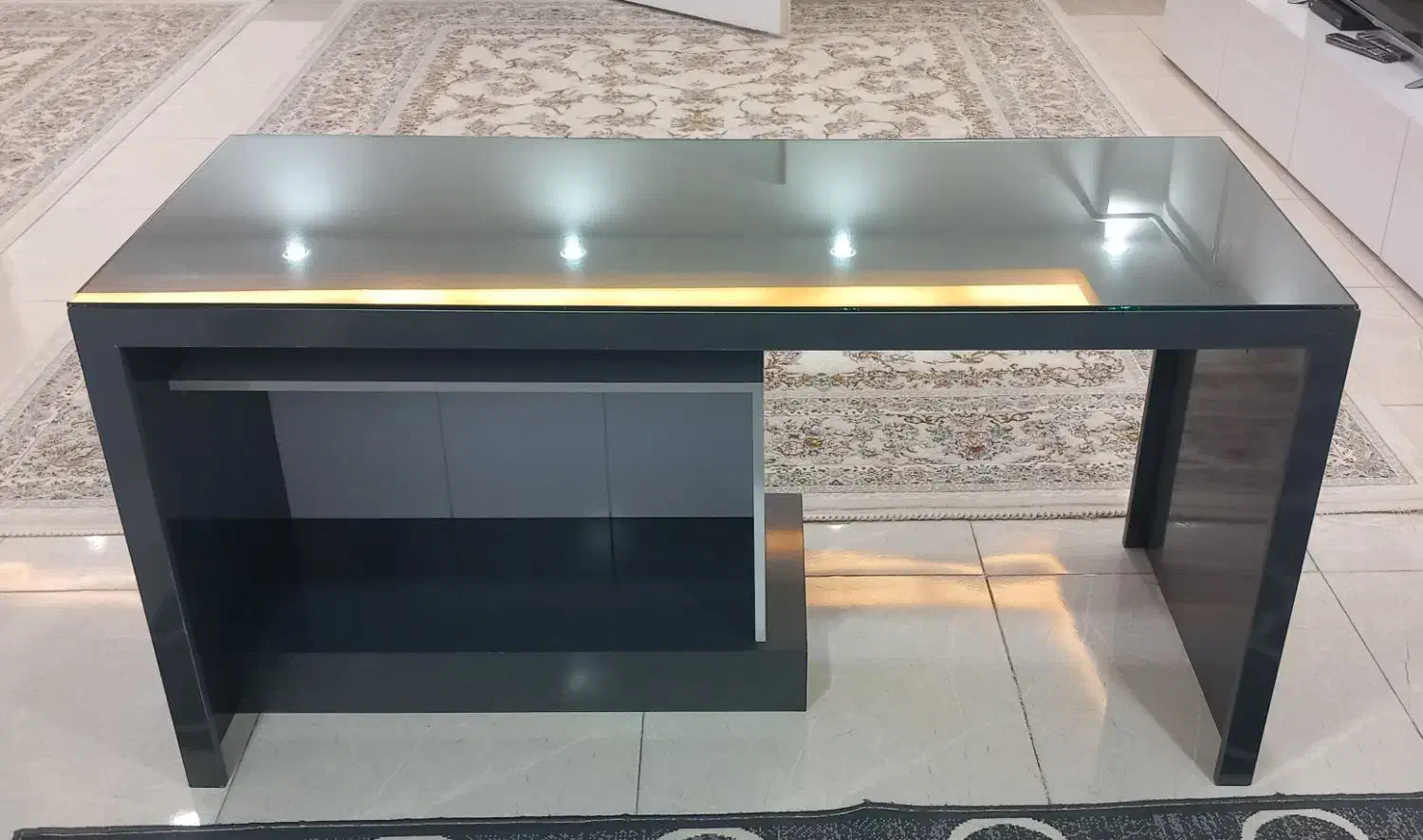 میز  غذا خوری ترکیب سفید و طوسی|میز و صندلی غذاخوری|مریوان, |دیوار