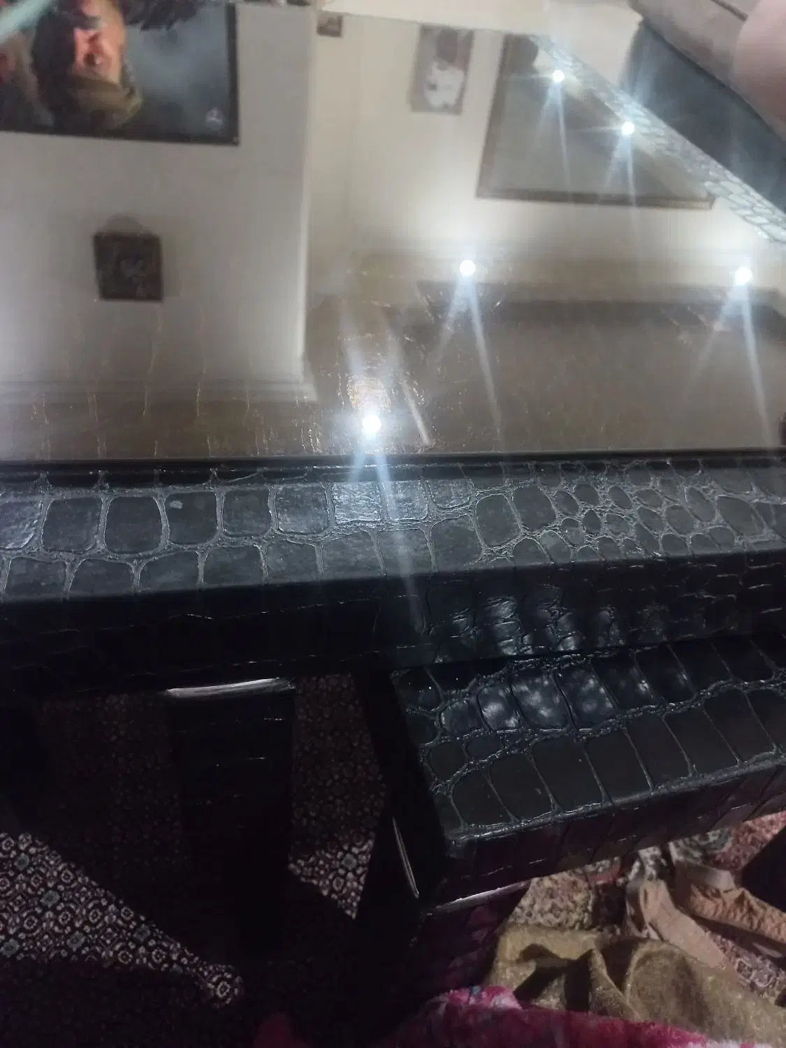 میز مشکی مربع یک در یک با چهار تارعسلی|مبلمان خانگی و میز عسلی|تهران, منیریه|دیوار