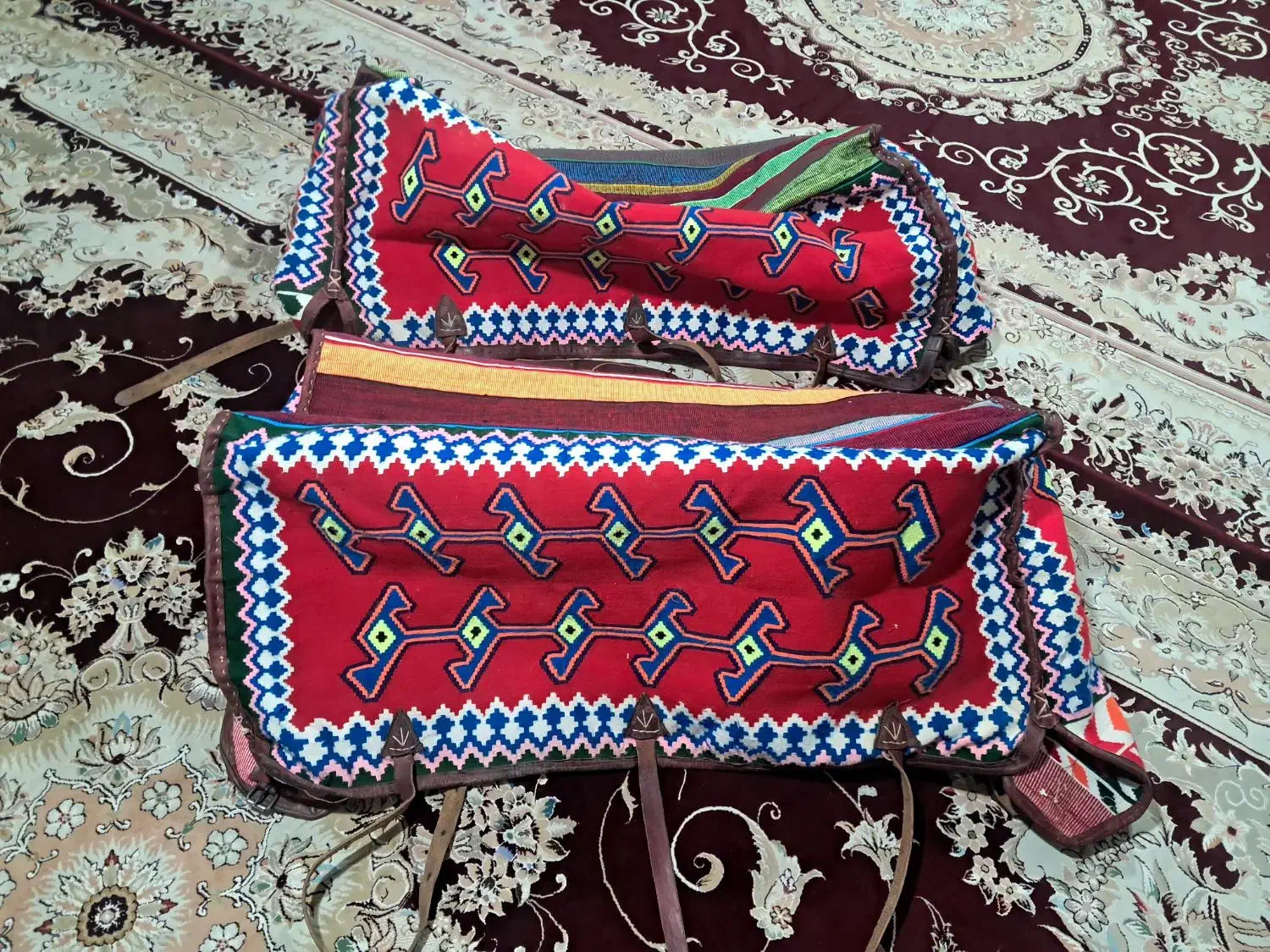 یک جفت خواب گاه|گلیم، جاجیم، گبه|درودزن, |دیوار