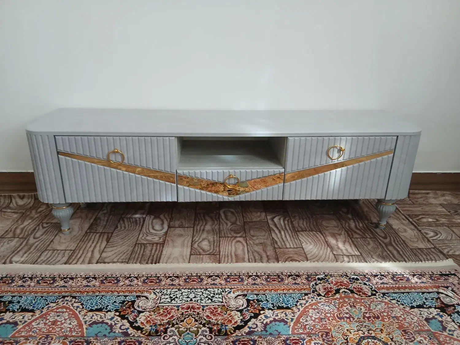 میزتلویزیون|میز تلویزیون|بوئین و میاندشت, |دیوار