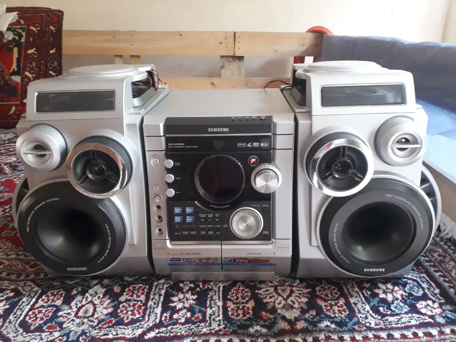 تعدادی لوازم خانگی ضبط،تلویزیون،رادیو|سایر لوازم برقی|رشت, پیرکلاچای|دیوار