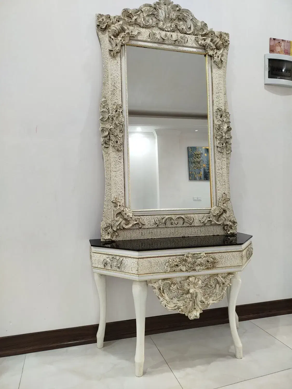 اینه شمعدان|آینه|پاکدشت, حصار امیر|دیوار