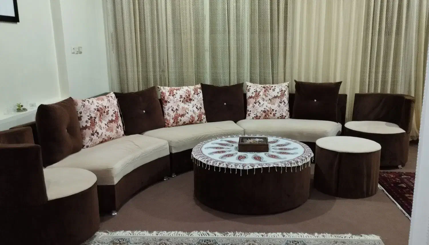 مبل ۹ نفره|مبلمان خانگی و میز عسلی|بروجرد, |دیوار