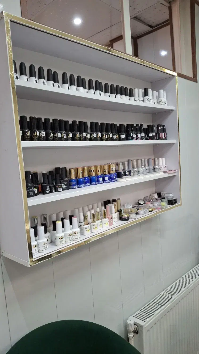 استند ناخن  و کمد پایین استند|آرایشگاه و سالن‌های زیبایی|اندیشه, اندیشه فاز ۱|دیوار