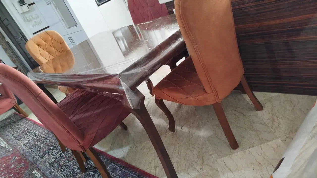 مبل۸نفره کلاسیک وعسلی و میزناهار خوری ۶نفره|مبلمان خانگی و میز عسلی|تهران, قاسم‌آباد|دیوار