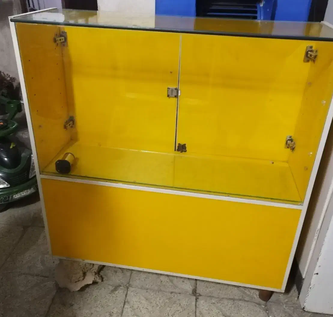 ویترین کاملاسالم|بوفه، ویترین، کنسول|شیراز, بریجستون|دیوار