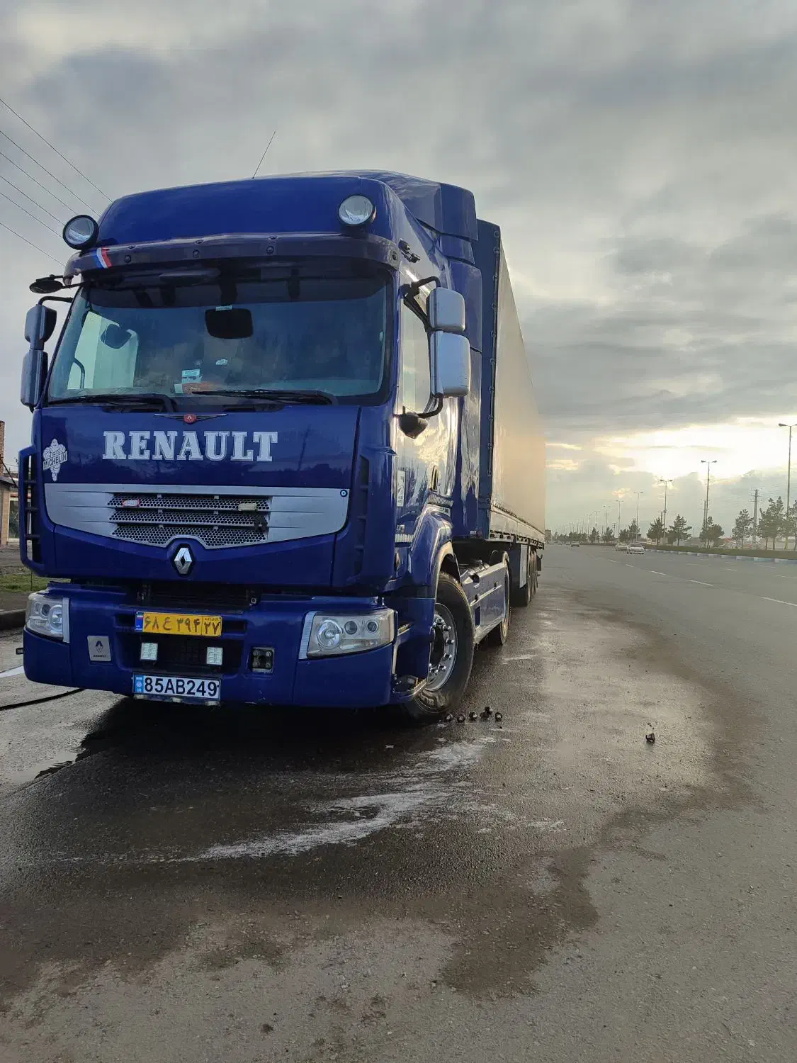 رنو پریمیوم مدل ۲۰۰۷|خودرو سنگین|سلماس, |دیوار