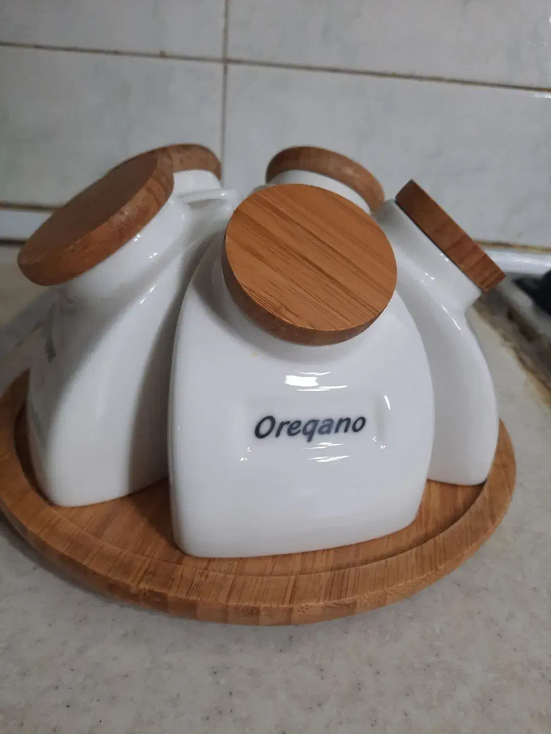 جا ادویه چرخان|ظروف نگهدارنده، پلاستیکی، یک‌بارمصرف|شیراز, صدا و سیما|دیوار