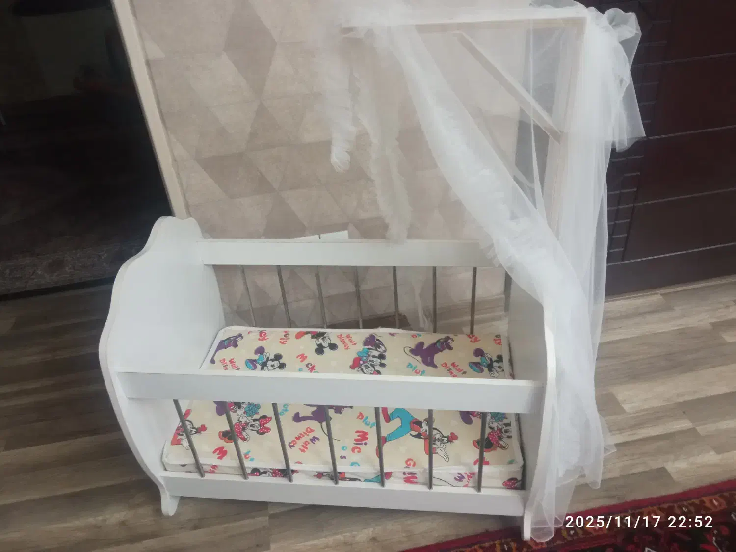 تخت خواب نوزادی|تخت و سرویس خواب|تبریز, |دیوار