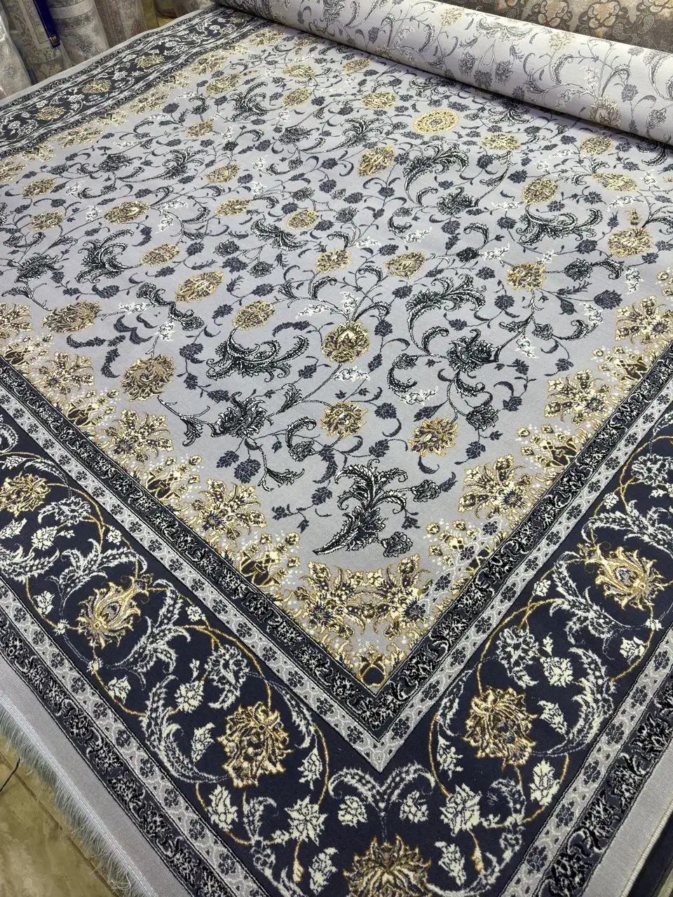 فرش طوسی طلاکوب ۱۲متری نو|فرش|مریوان, |دیوار
