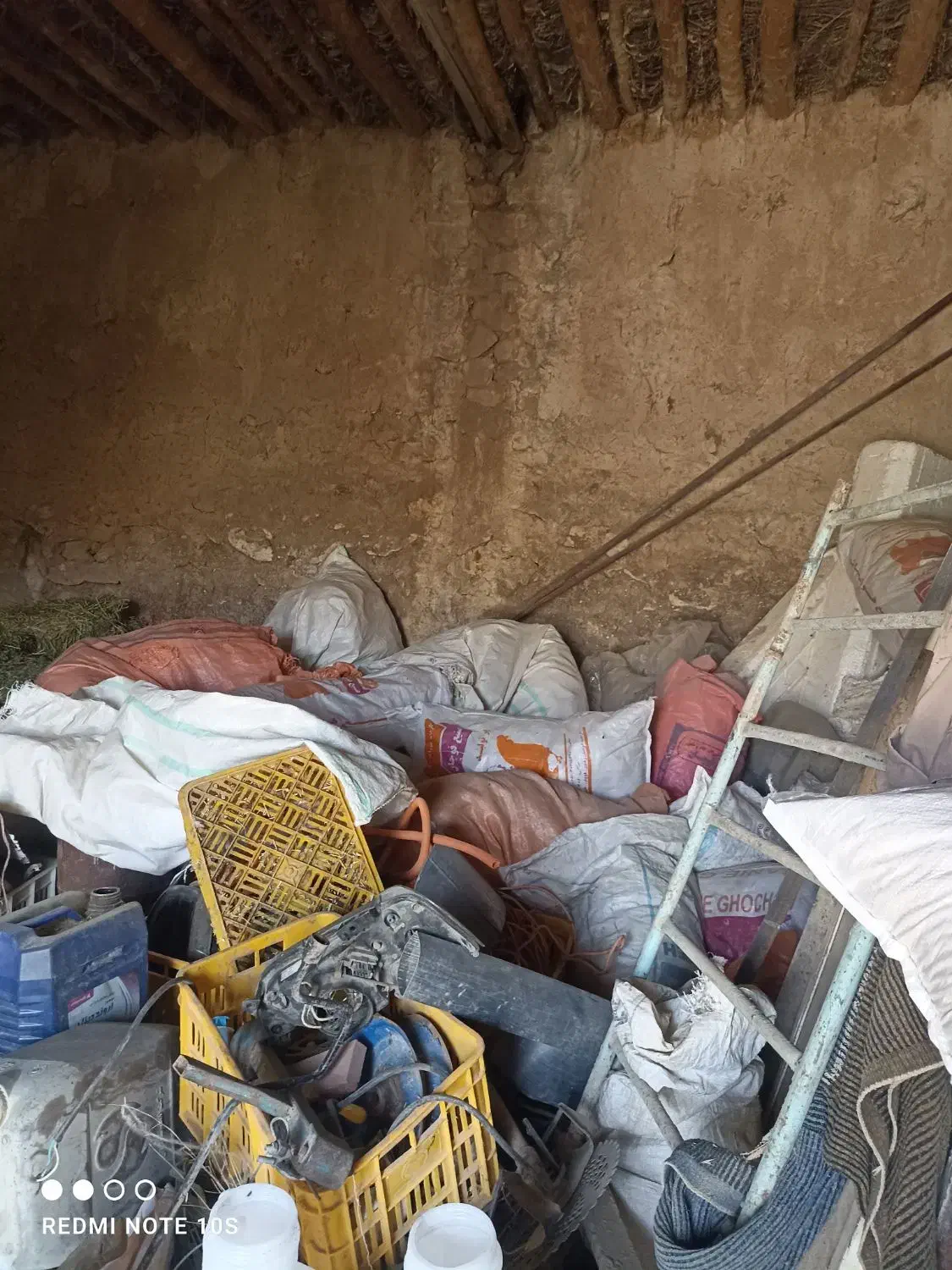 کیسه خالی|ظروف نگهدارنده، پلاستیکی، یک‌بارمصرف|شیروان (خراسان), |دیوار