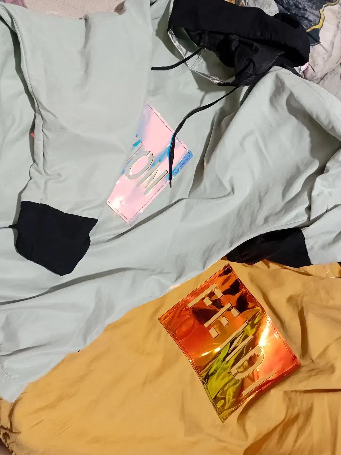 هودی|لباس|آمل, |دیوار