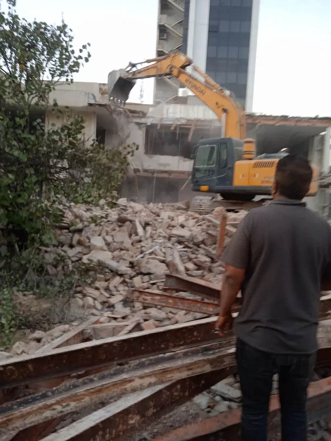 تخریب ساختمان وخاکبرداری بازسازی تعمیرات وتغییرات|خدمات پیشه و مهارت|تهران, پونک|دیوار