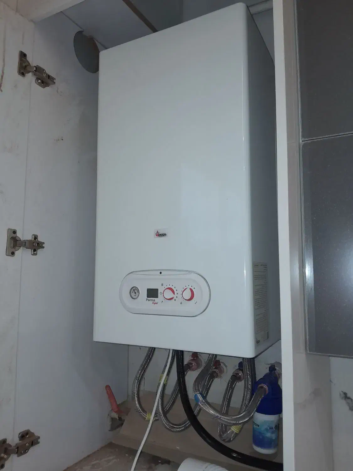 نصاب تاسیسات لوله کشی|خدمات پیشه و مهارت|آستانه اشرفیه, |دیوار