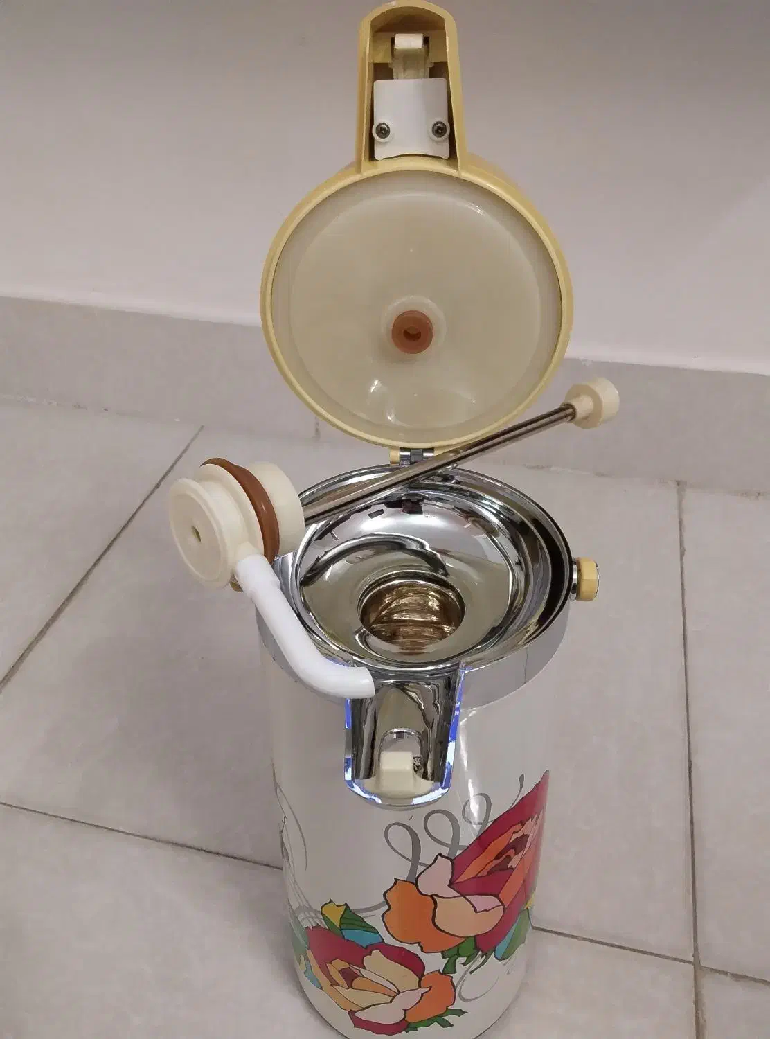 فلاکس قدیمی آپولو|ظروف نگهدارنده، پلاستیکی، یک‌بارمصرف|بروجرد, |دیوار