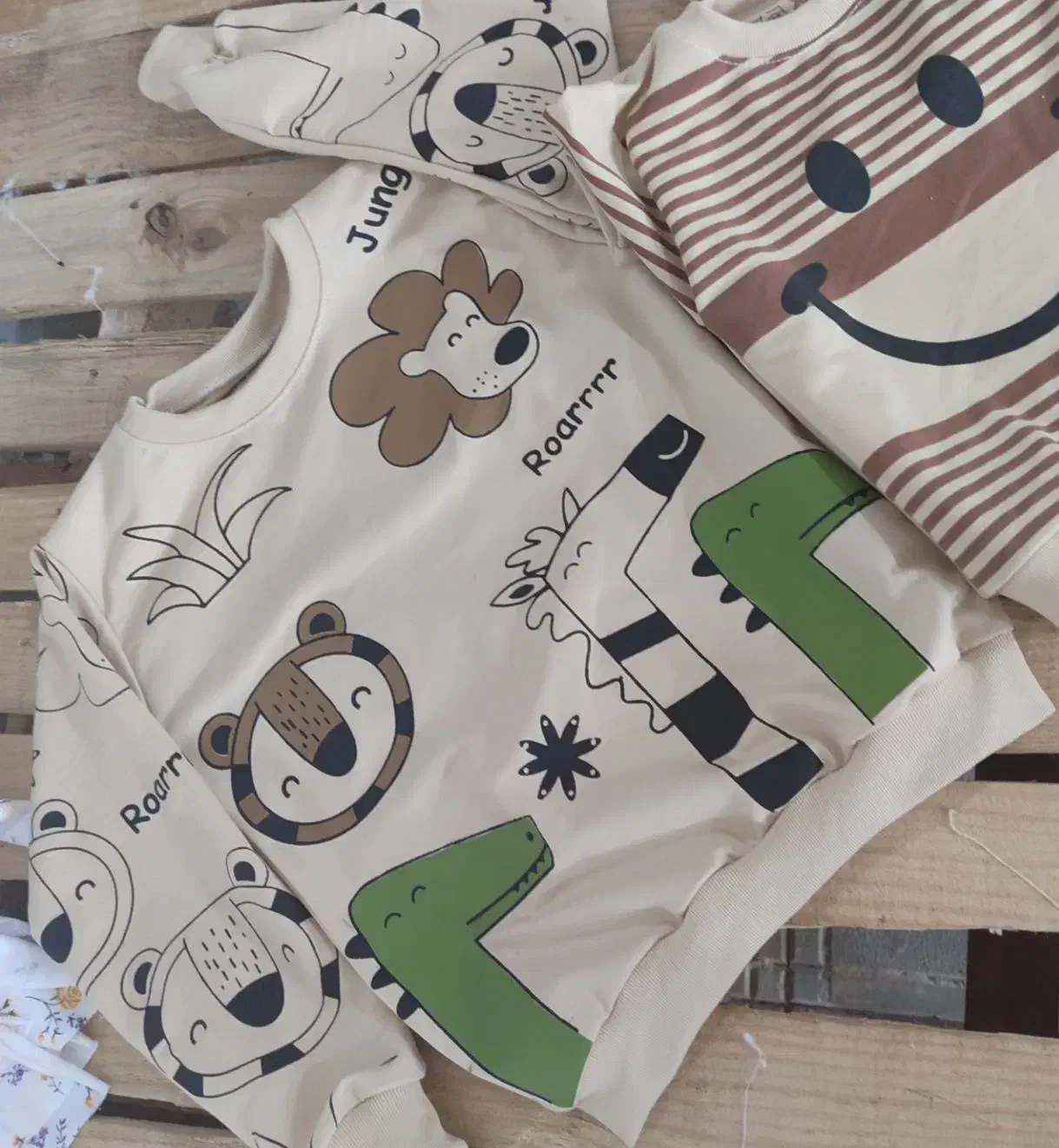 ست بچگانه|کفش و لباس بچه|پاکدشت, پاکدشت (مامازند)|دیوار