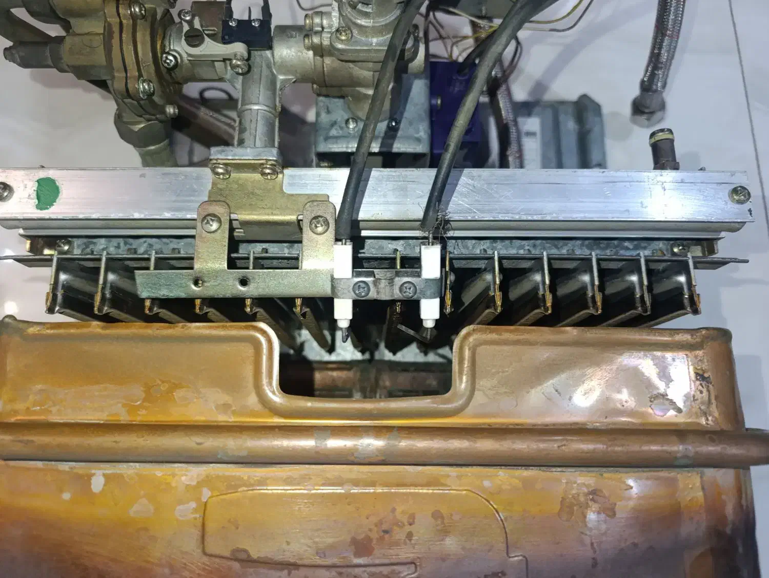 آبگرمکن بوتان b3215i|آبگرمکن، پکیج، شوفاژ|تهران, خواجه نظام الملک|دیوار