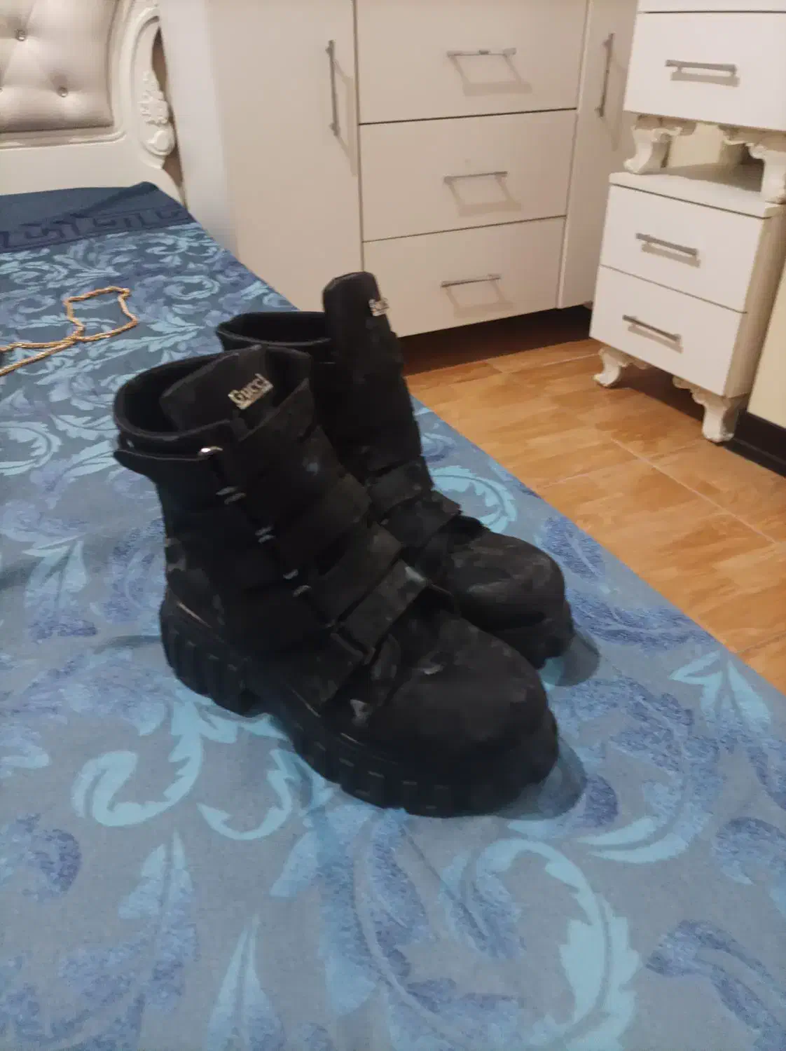 نیم بوت ۵۵۰ تومن|کیف، کفش، کمربند|نسیم‌شهر, |دیوار