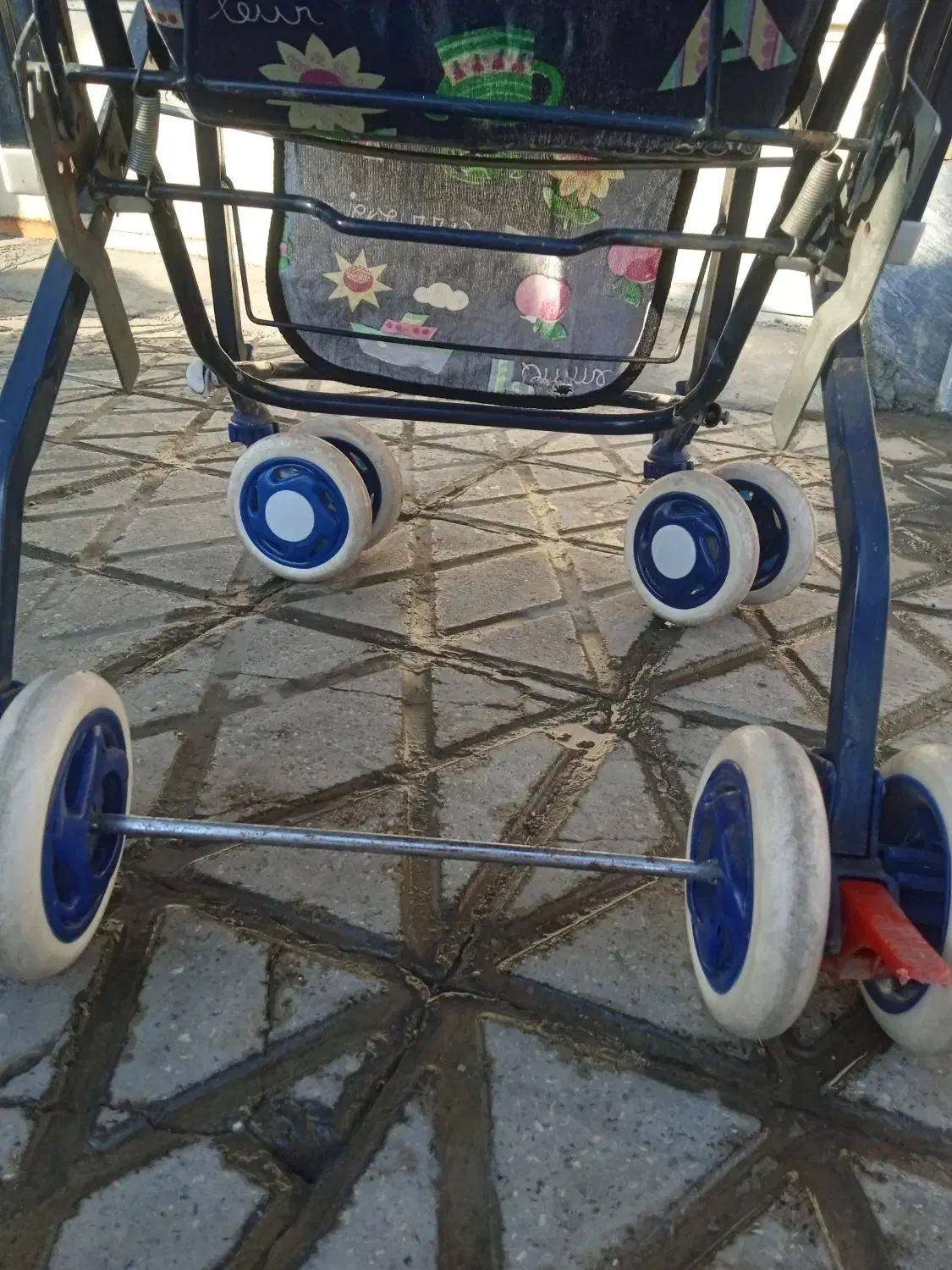 کالسکه بچه|کالسکه و لوازم جانبی|گنبد کاووس, |دیوار