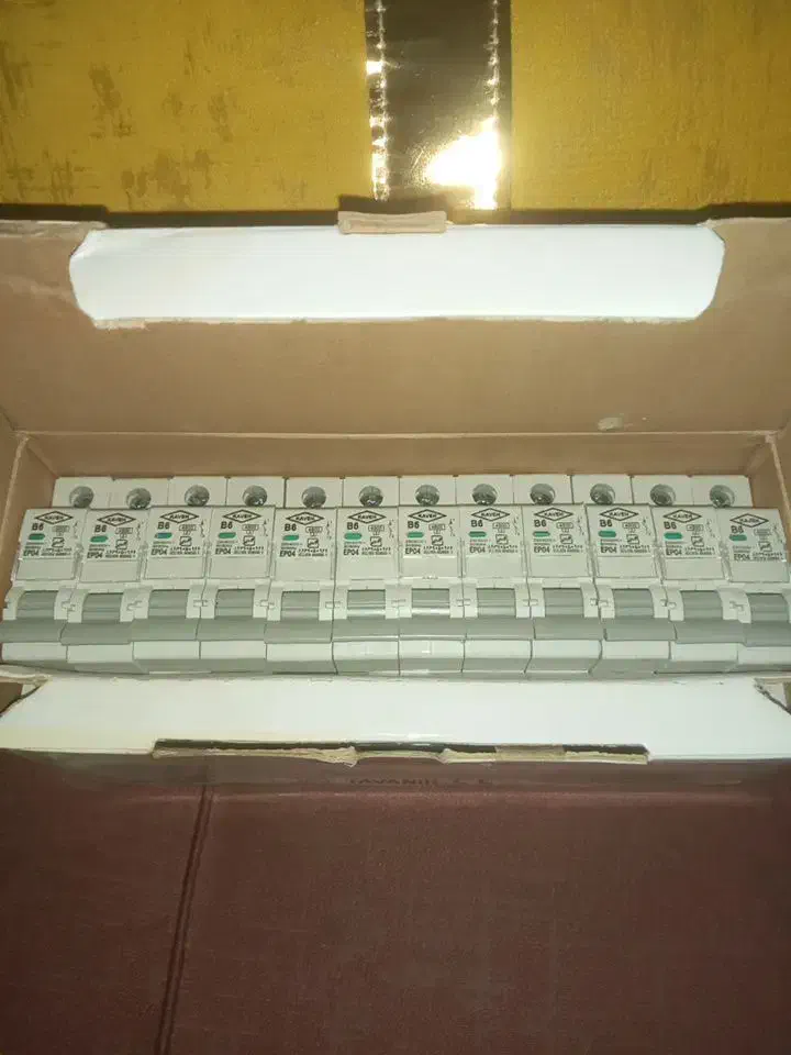 کلید مینیاتوری|مصالح و تجهیزات ساختمان|هشتگرد, شهرک راه آهن|دیوار