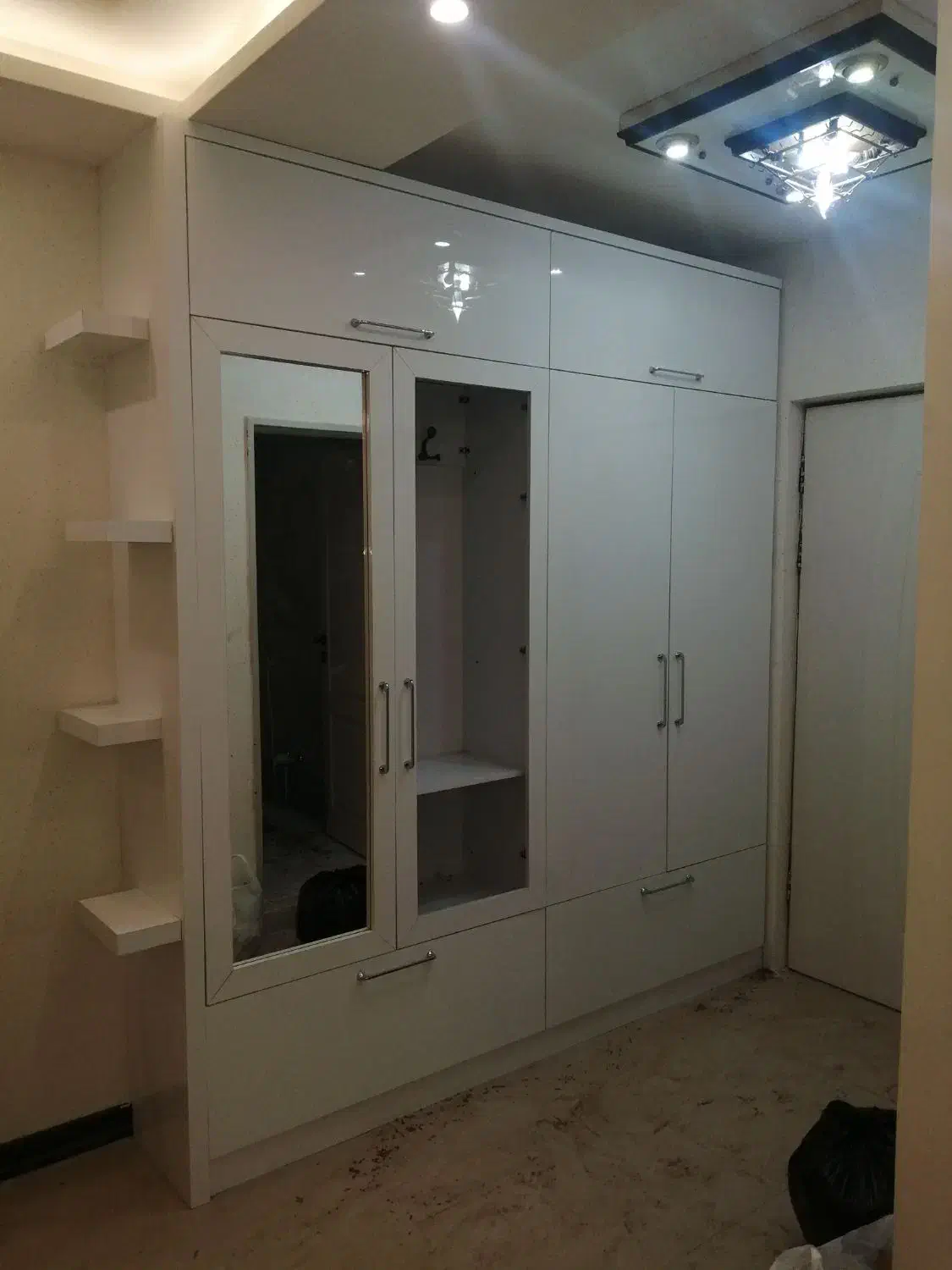 نصب کابینت و کمد دیواری و خرده کاری|خدمات پیشه و مهارت|رشت, توشیبا|دیوار