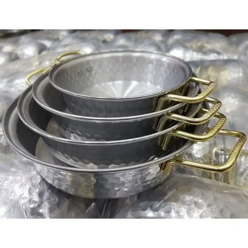 تابه|ظروف پخت‌وپز|کاشان, باغ ماجد|دیوار