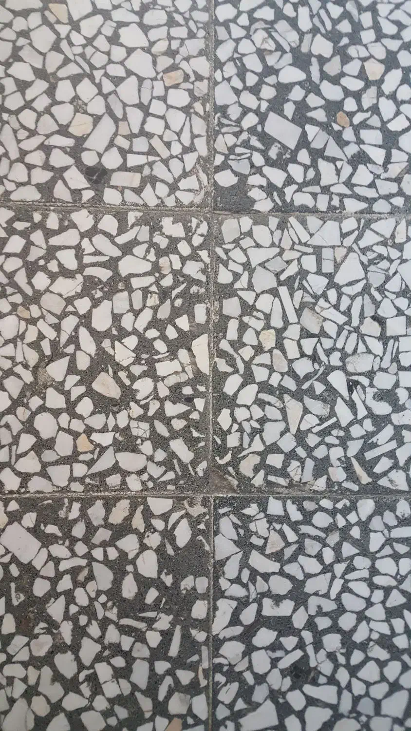 گمشده|اشیا|نجف‌آباد, هفده شهریور|دیوار