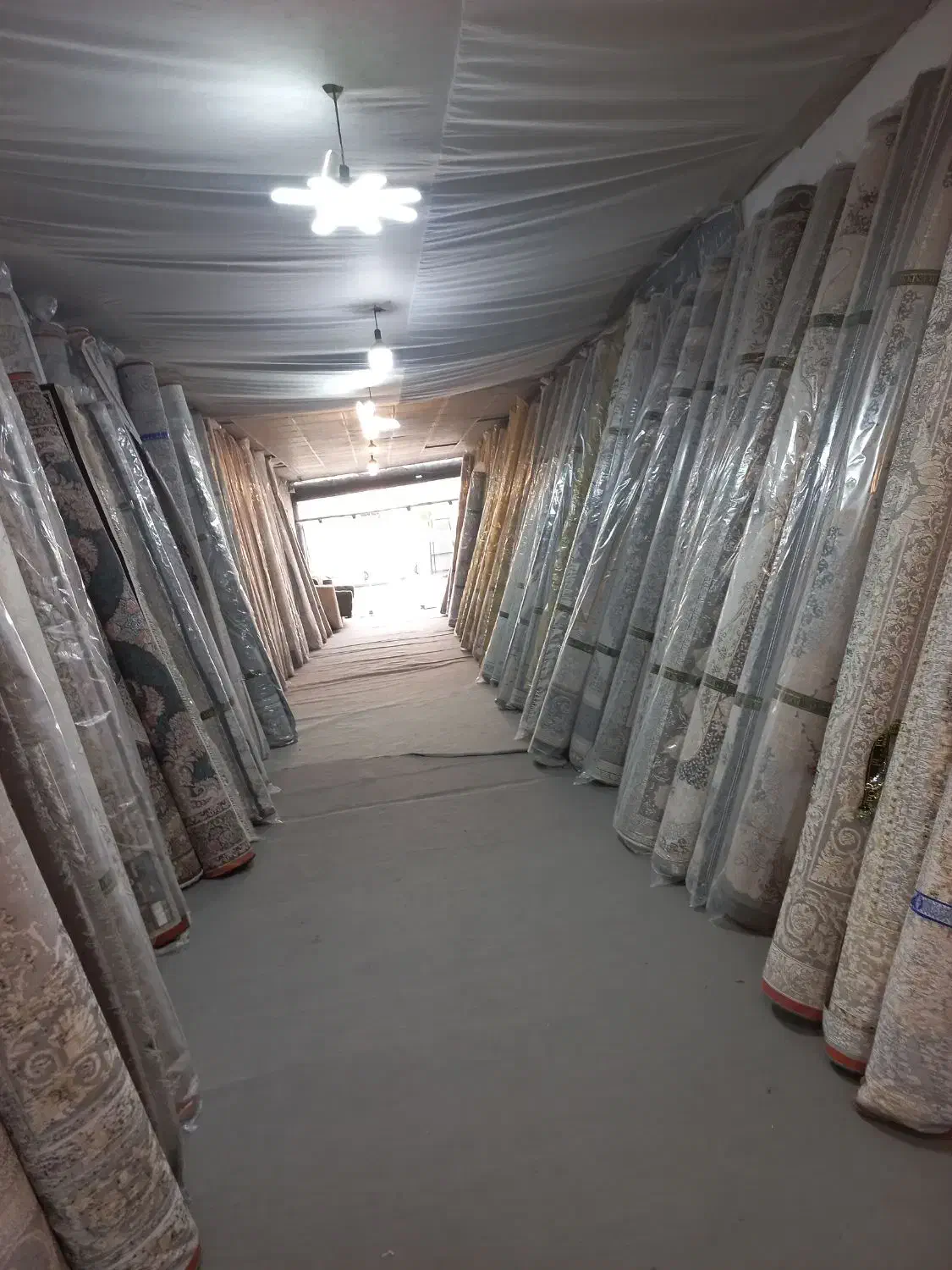 انبار مرکزی فرش شیر شا/ه|فرش|اصفهان, زاجان|دیوار