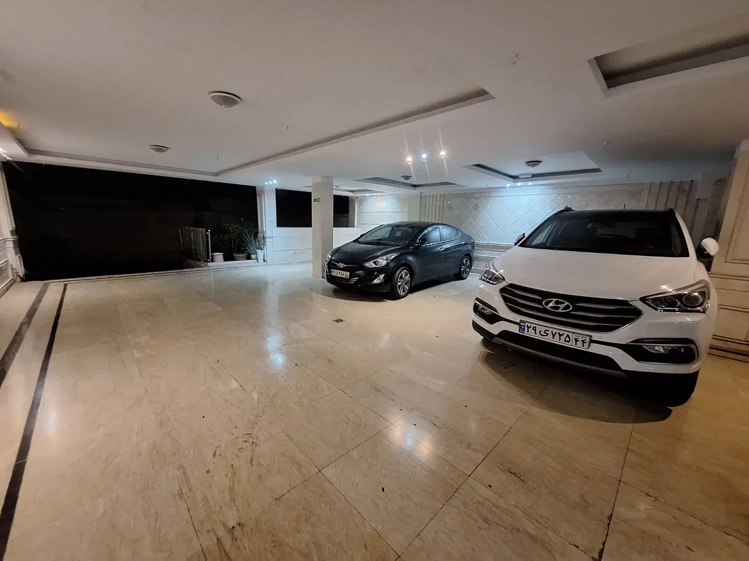 ۱۷۰مترسه خواب/تک واحدی/با دو پارکینگ/لادن شرقی