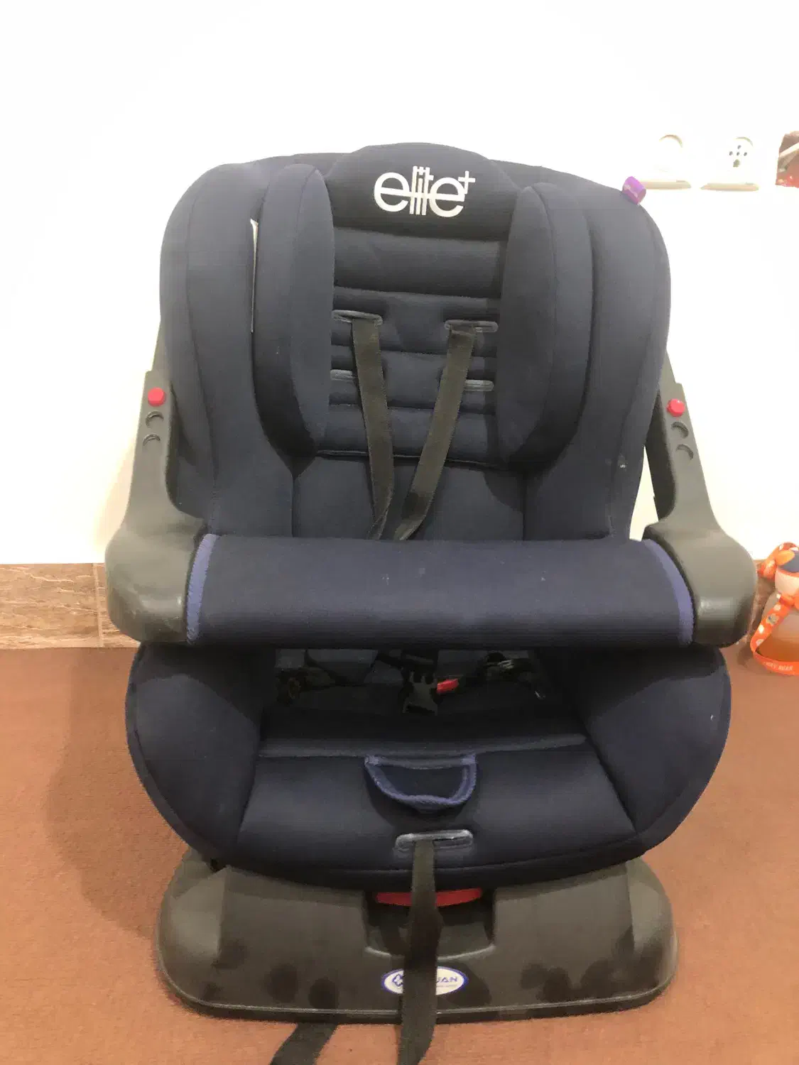 صندلی بچه ماشین|تخت و صندلی بچه|ساری, |دیوار