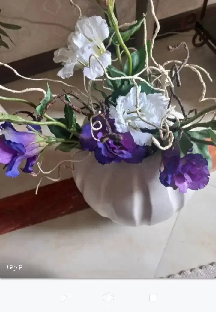 گلدان ایتالیایی همراه با گل‌های زیبا|گل مصنوعی|ملک‌آباد, |دیوار