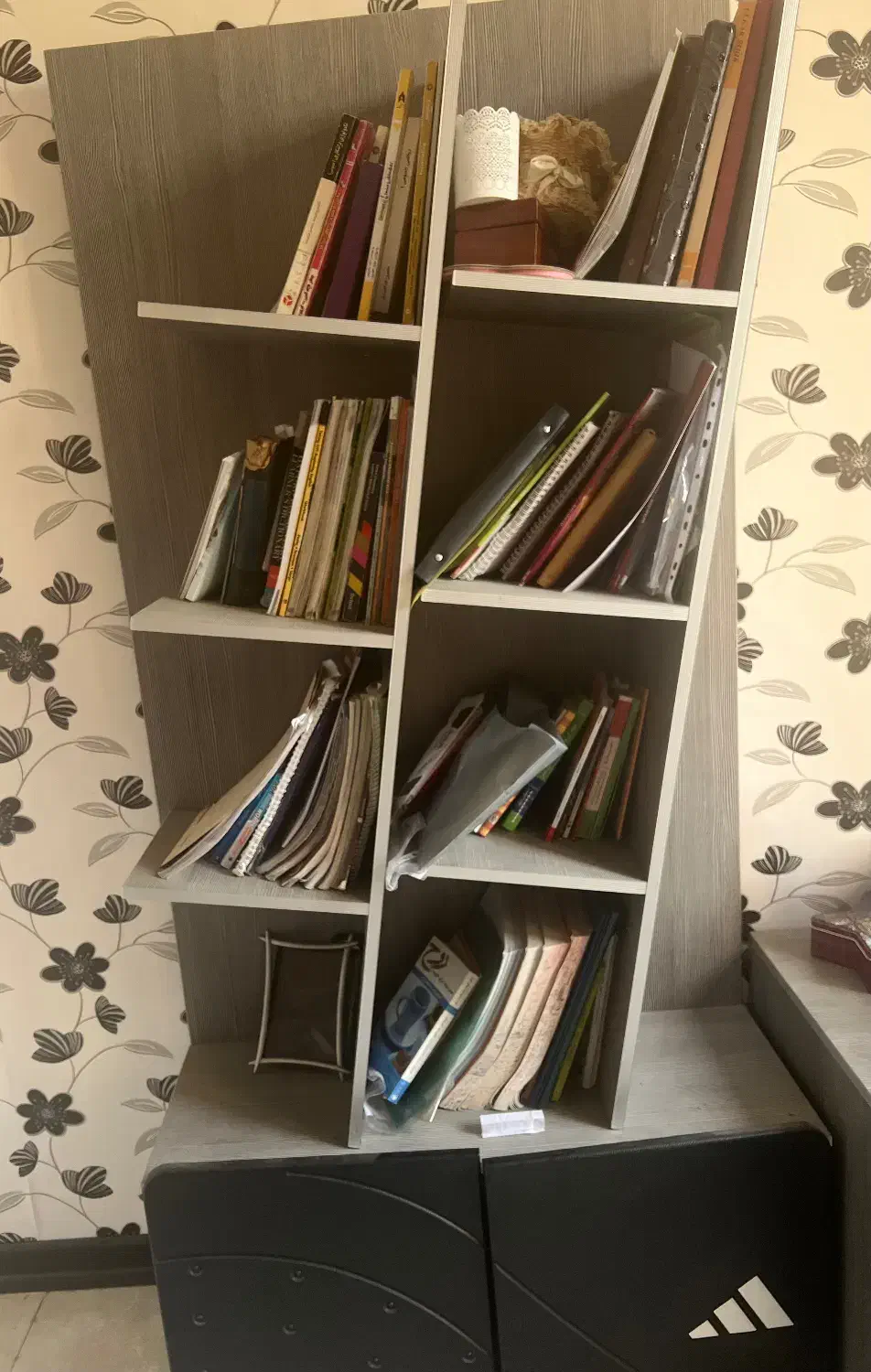 کتابخانه،|کتابخانه، شلف، قفسه‌های دیواری|همدان, |دیوار