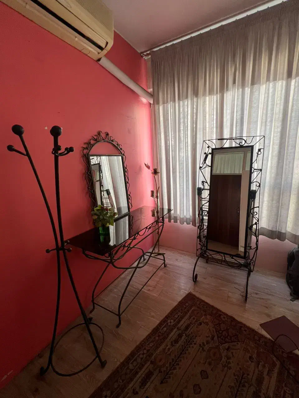 میز آرایش و آینه فرفورژه|بوفه، ویترین، کنسول|تهران, سهروردی|دیوار