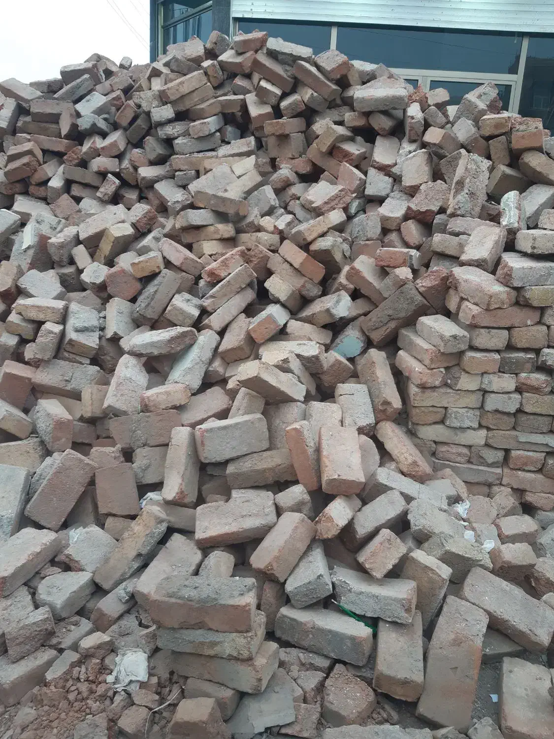 نیازمند بنای آجر گری کار|استخدام معماری، عمران و ساختمانی|اردبیل, |دیوار