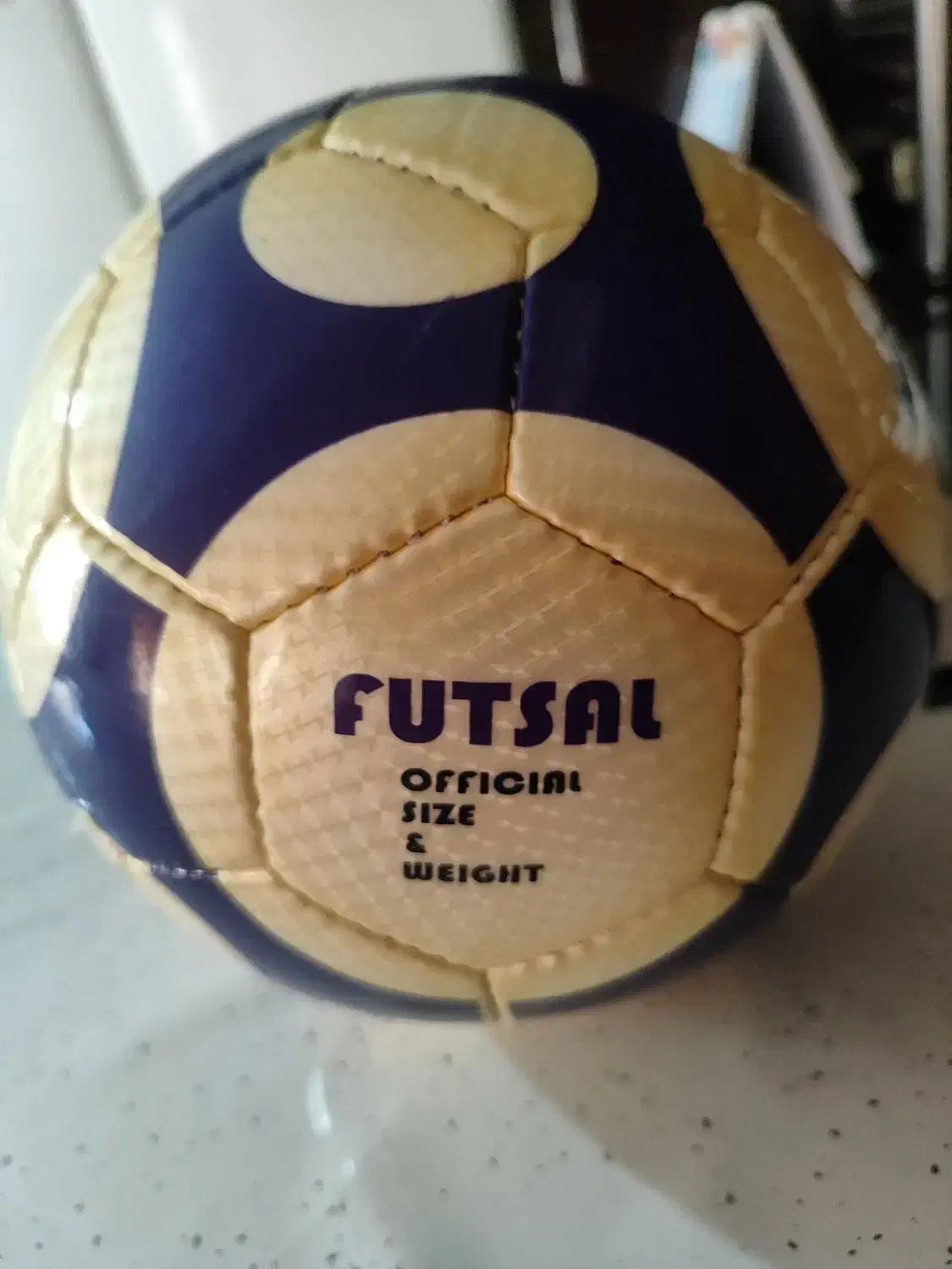 توپ فوتسال و والیبال میکاسا ژاپن اصل نو نو|ورزشهای توپی|اراک, |دیوار